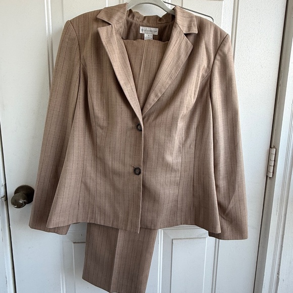 Worthington Jackets & Blazers - Worthington Pinstripe Pantsuit | Size 16 | Brown Beige | Blazer & Pants |